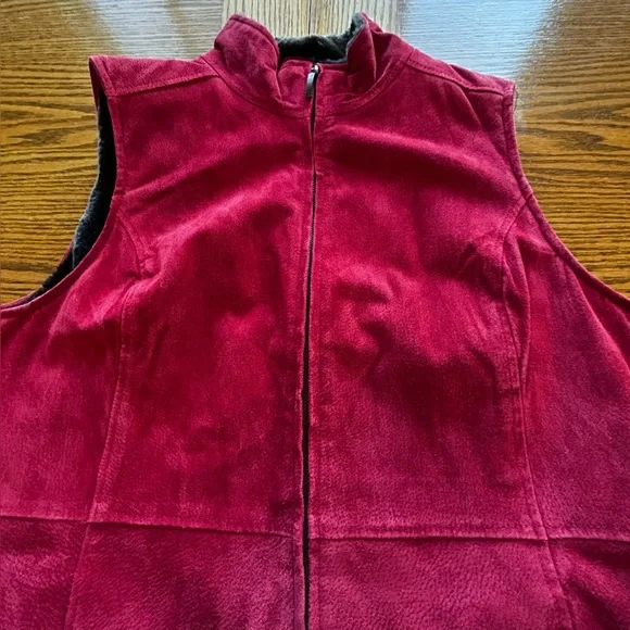 Denim&Co NWT Red Leather Faux Fur Lined Zip Vest Front Pockets Size L - Picture 6 of 11